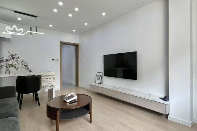 changping rd 1BR/big living room@L7