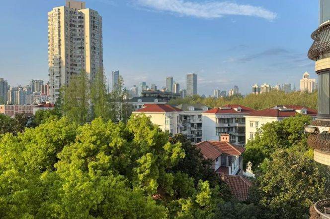 Zero-Distance to Jiao Tong Uni Metro | 4BR 2bt with Green View Balcony 