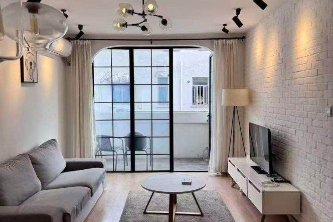nice 2 bedrooms open balcony modern furniture in Xintiandi line 1,10,13,14 only 13.5K
