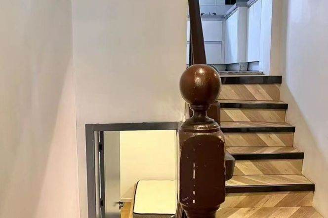 South Shanxi rd 2BR apartment with terrace