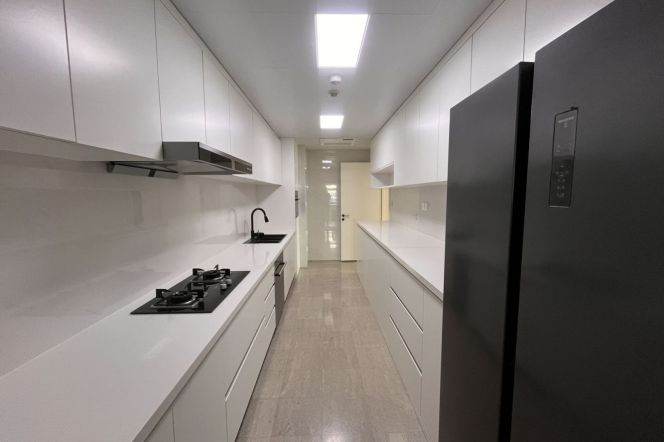 modern 4brs river view huge living room modern furniture beside Huang pu river 