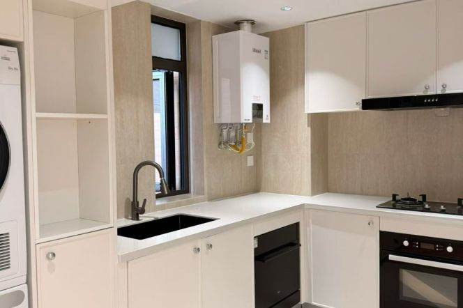 Good Vakue 4Beds 2Bts Balcony Close to Metro@Jiaotong University