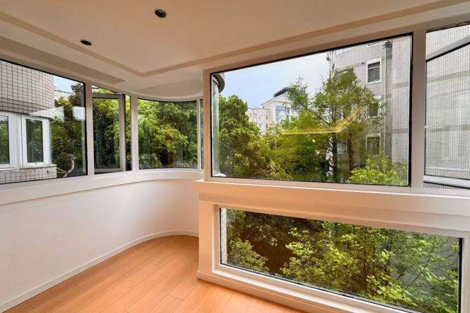 Nice Compound Living | Gym, Pool & Tennis Court | Brand New Renovation 2br 2bt floor heating 