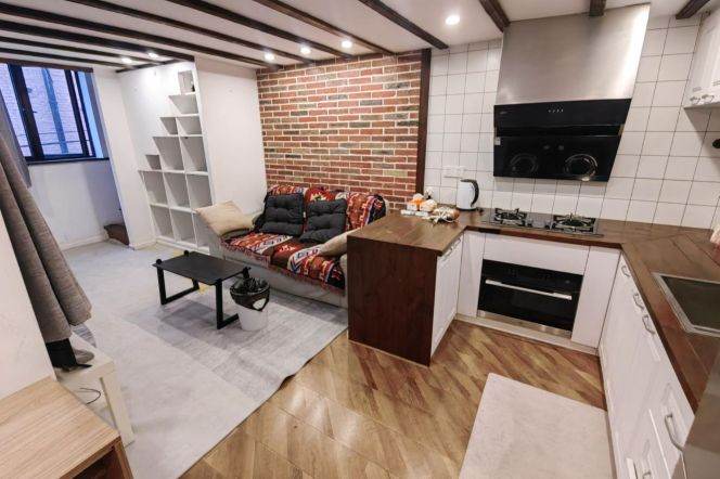 Good price loft 1 br in Jing'an ,easy to L 2/12/13 West NanJing Rd St.