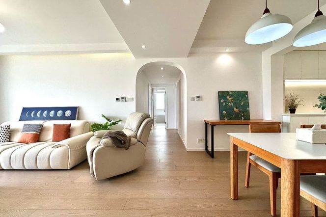 3 Brs, 2 Baths, Floor heating/Central ac/Oven, 140 sqm @ Shuicheng metro L10