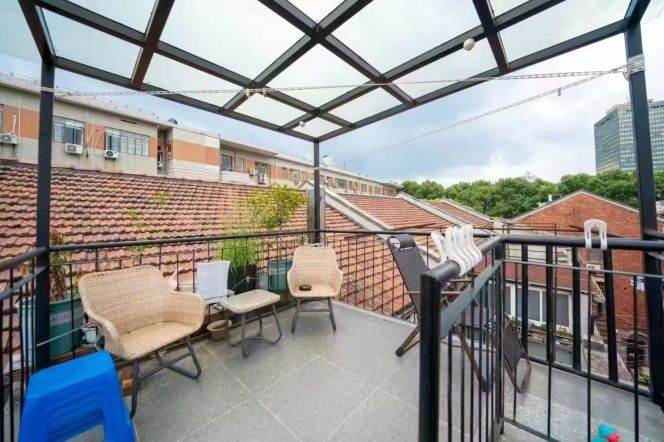 South Shanxi rd 2BR apartment with terrace