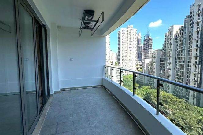 modern big 3brs floor heating big open balcony in west nan jing road CBD line 2,12,13 