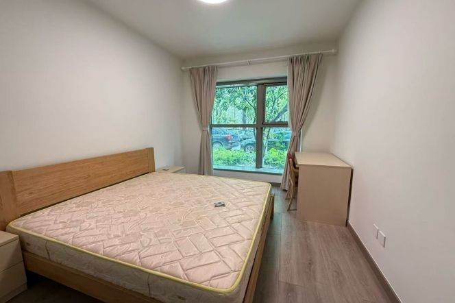 2 Brs, 2 Baths with Garden/Gym/Swimming pool, 120 sqm @ Changping metro L7