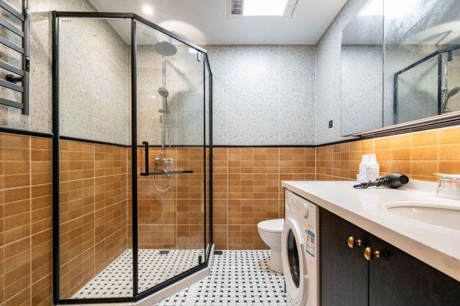 West Nanjing Road — Central 1BR Apartment — 9,000 RMB