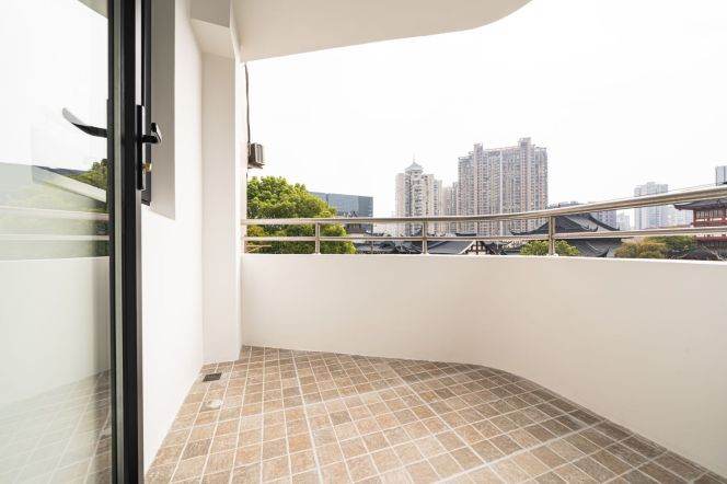 modern 2brs floor heating modern furniture near line 13 and Su zhou river 