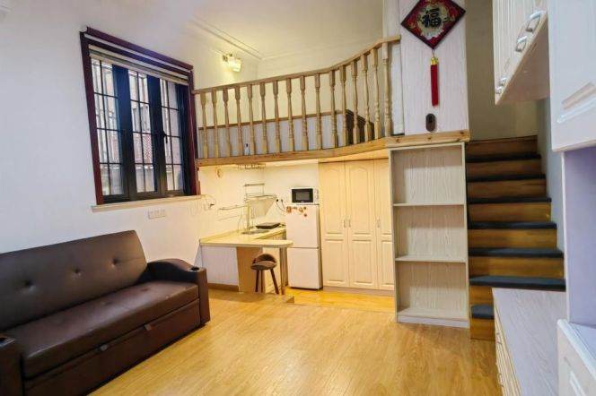 Unique 1 br with floor heating on ChangLe Rd , easy to IAPM .L1/10/12 South ShaanXi Rd St