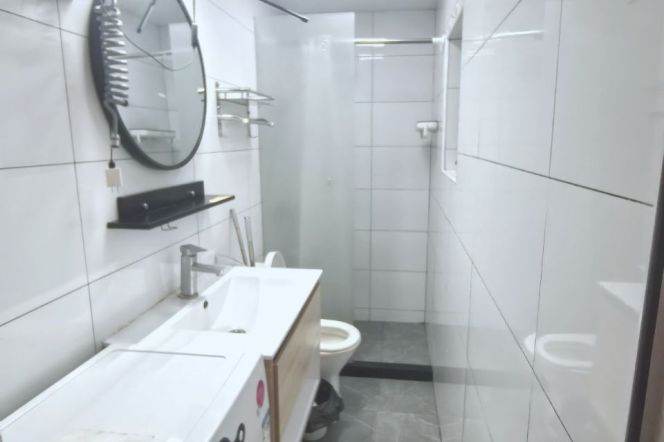 Hengde Li — Renovated 1BR with South-Facing Garden — 5,800 RMB
