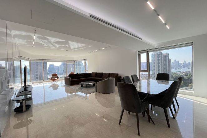 modern 4brs river view huge living room modern furniture beside Huang pu river 
