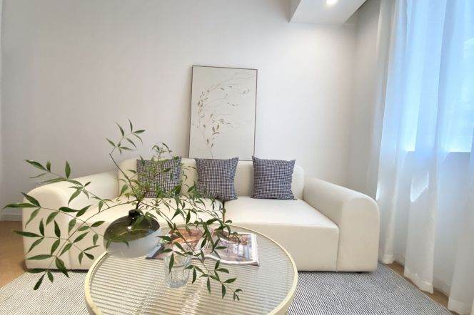 Lovely one bedroom Apt with oven and central AC & dryer @Hongqiao Rd