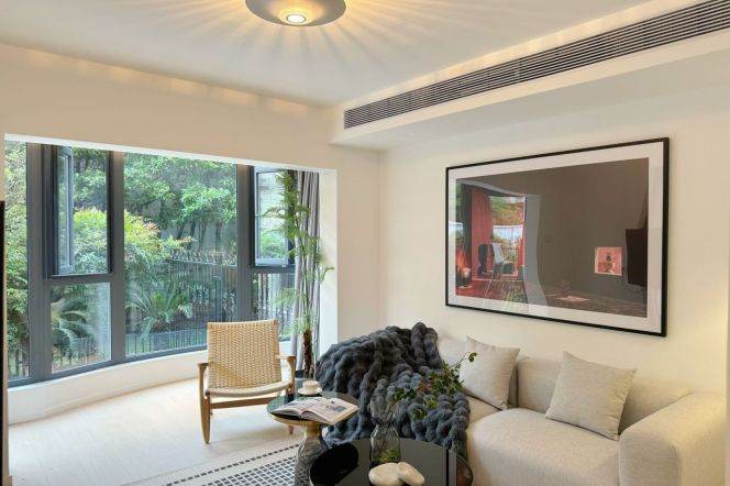 First floor duplex with garden apartment near HuaShan RD