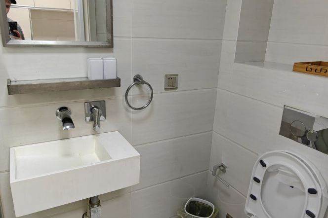 Xietu Road - Modern 1R Studio - Prime Xuhui Location