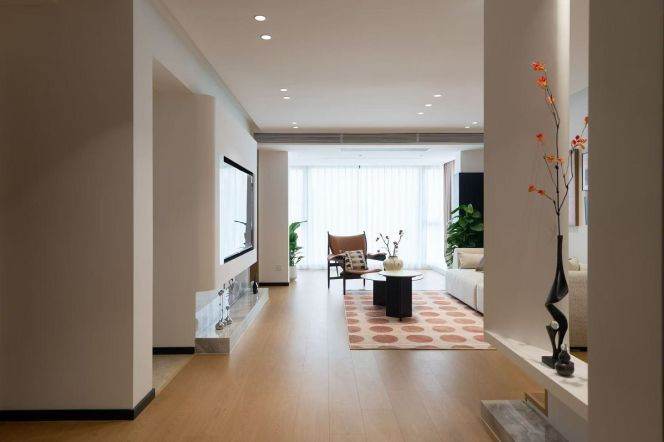 3 Brs, 2 Baths with Floor heating/Central ac/Oven/Dish washer, 160 sqm @ Zhongtan metro L3&4