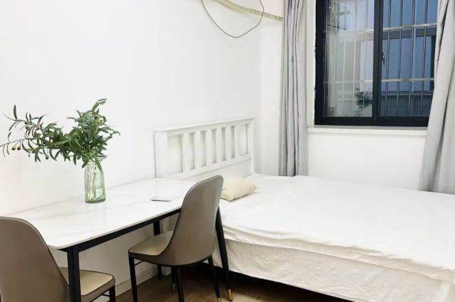 zhongshan park 2BR/living room@L2/3/4