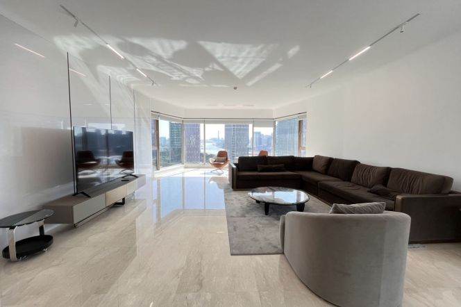 modern 4brs river view huge living room modern furniture beside Huang pu river 