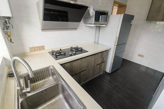 Birght 1 br in Xuhui, easy walking to L 4/12 DaMuQiao Rd St.