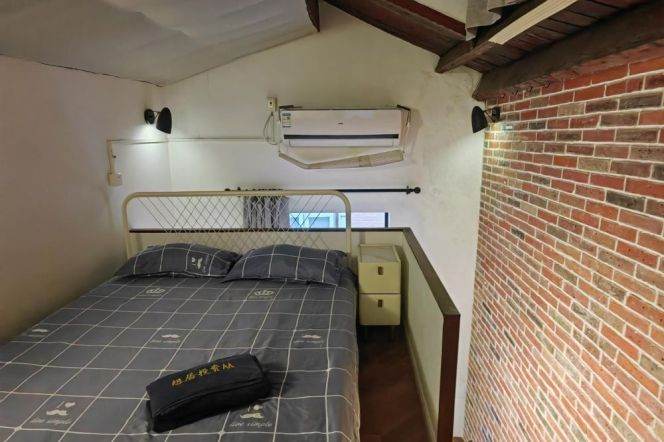 Good price loft 1 br in Jing'an ,easy to L 2/12/13 West NanJing Rd St.