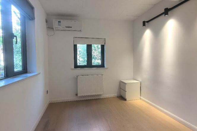 Spacious, Iapm, South shaanxi rd., 3Br 2Ba 1Terrace, L1/10/12