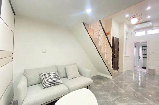 jiangsu rd loft 1BR/living room @L2/11