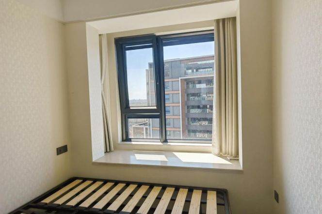 Modern 3 br with nice river view in XuHui near West Bund. L11 LongYao Rd st