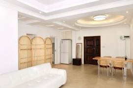 Elevator 2BR-Jiaotong University Station – 3-minute ride to Line 7/9 – Zhaojiabang Road