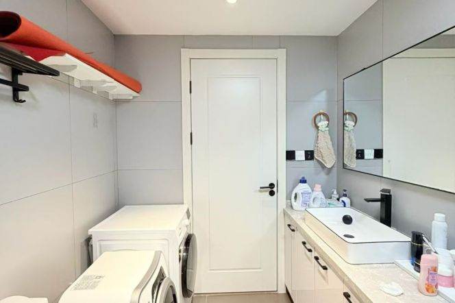 Yunhe Garden -2beds - decent entrance- floor heating- Elevator-Jing’an Temple 