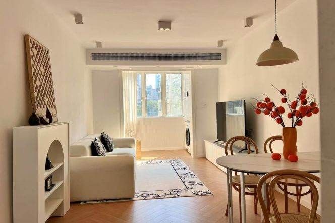 loushanguan rd elevator 2BR/Big living room@L2/15