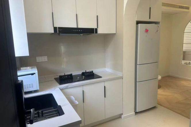 Zhenping rd/charming 1br 1lr/all bright room/floor heating/central AC@L3/4/7