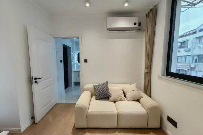 Brand-new 1br/1lr@jiangsu rd sta 5.3k