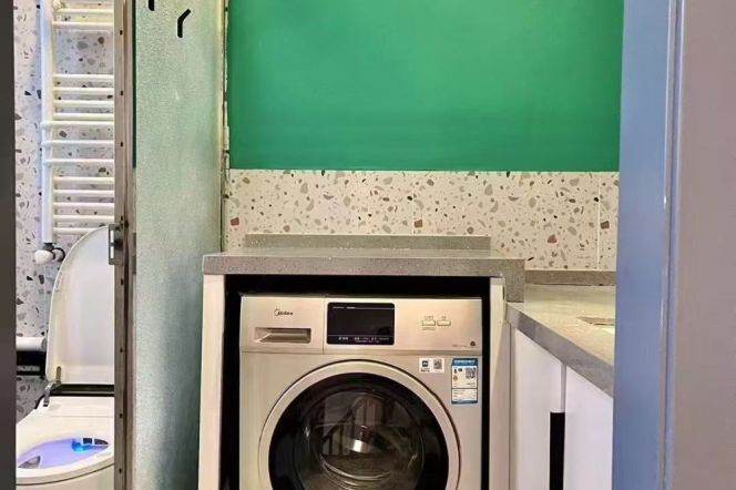 South Shanxi rd 2BR apartment with terrace