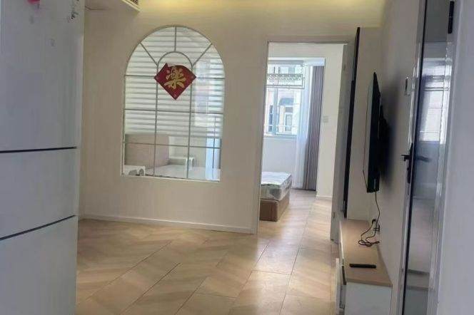 Zhenping rd/charming 1br 1lr/all bright room/floor heating/central AC@L3/4/7