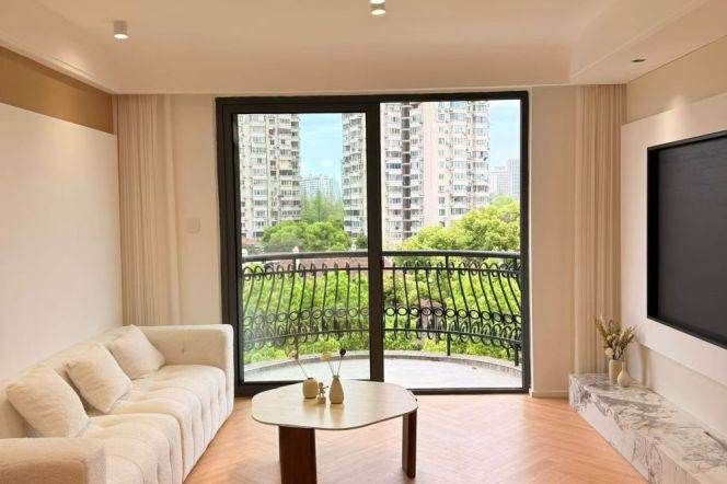 Good Vakue 4Beds 2Bts Balcony Close to Metro@Jiaotong University