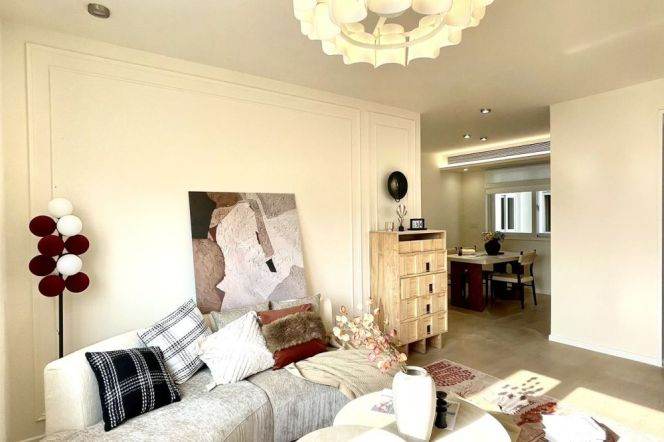 3 Brs with Floor heating/Central ac/Brand-new Dec, 120 sqm @ Shanghai Swimming pool Centre L11