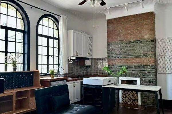 Featured Window 2Beds 2Baths High Ceiling@Huashan Road