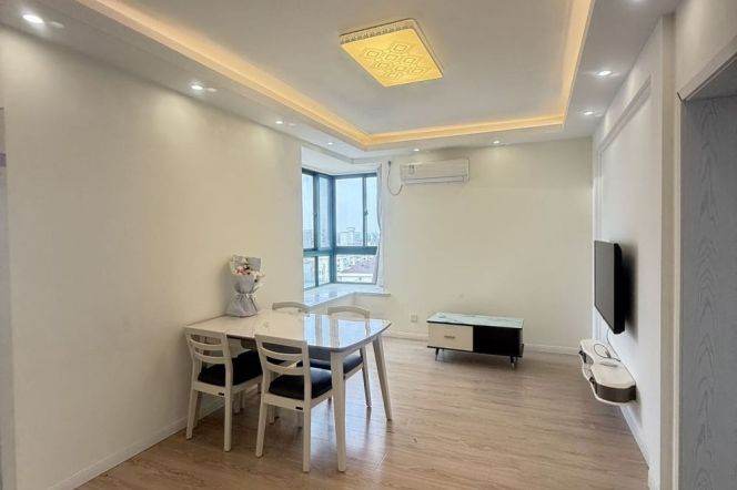 Bright 2Bdrs  @Weining Rd &Line 2