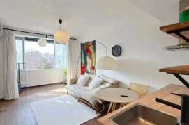 Modern 1BR APT Lots of Lights Hunan Rd 8.8k