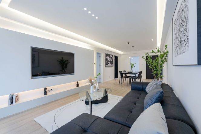 2 Brs, 2 Baths with Open Balcony/Floor heating/Central ac, 130 sqm @ Dapuqiao L9