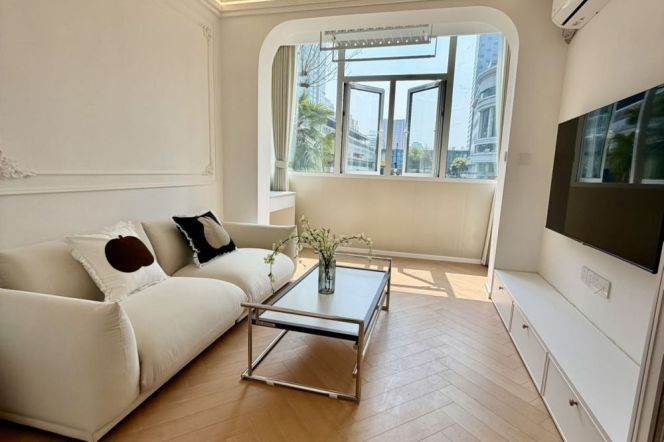 Cozy bright 1br 1living room Nr Zhongshan park M2/3/4