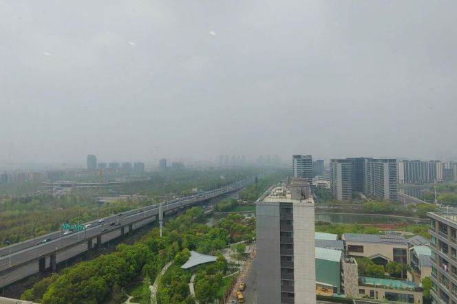 Bright 1br with open balcony next NYU shanghai ,5 mins walking to L 6/8/11