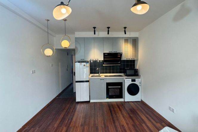 Chill 1bedr +balcony in good compound I NrL1 10 12 South shaanxi(s)Rd