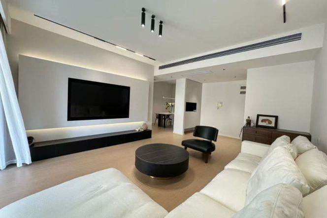 Modern 4brs with floor heating and balcony in Gu bei