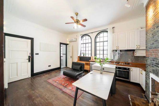 Garden house high ceiling 1+1BR Wall heating 13.5k