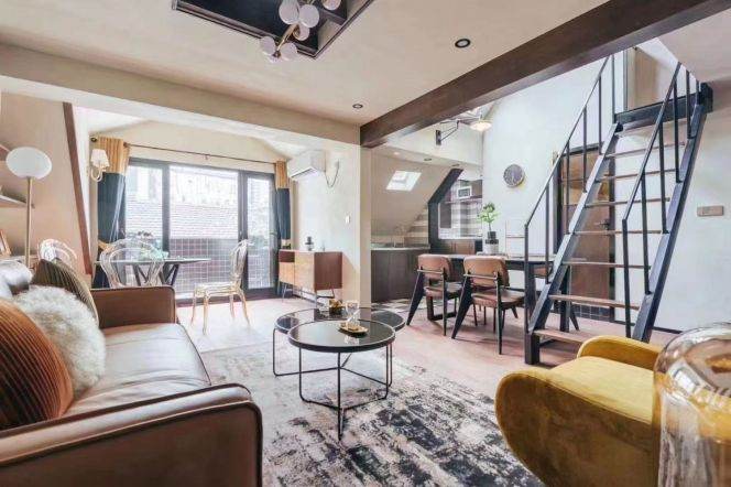 Good lighting 2brs&2baths with balcony near IAPM/Xintiandi