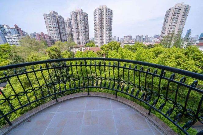 Furnished 4Br W. Balcony Jiaotong University