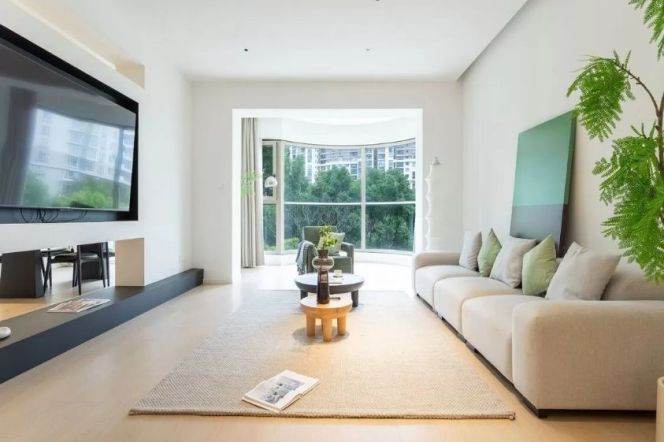 High-end luxury residence in Lujiazui, with river view