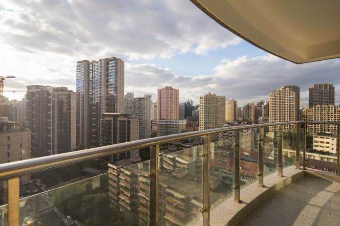 High rise 2brs&2baths with balconies near Lujiabang Road
